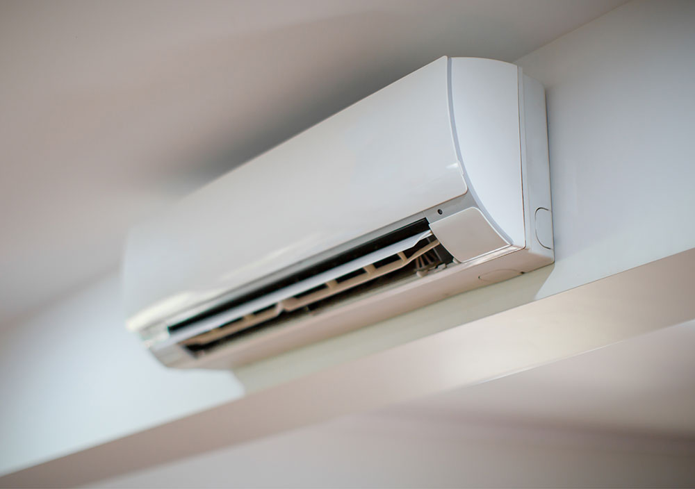 Wall mounted air conditioning unit